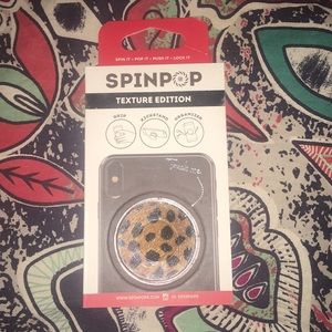 NWT Cheetah Texture "Spinpop"